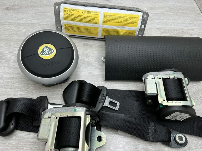 Pasy bezpieczeństwa i komplet poduszek Lotus Elise NAPRAWA