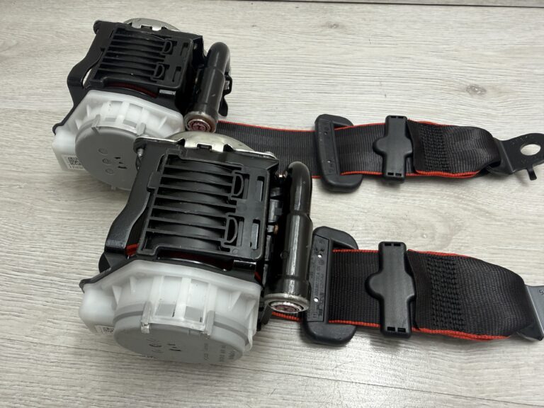 Tylne pasy bezpieczeństwa Audi A6 E-Tron 85E