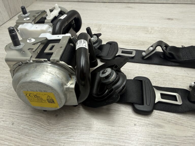 Tylne pasy bezpieczeństwa Mercedes EQS 296